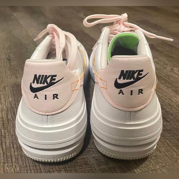 Nike Air Force 1 - Picture 4 of 7